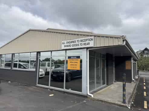 Glendene Warehouse with Showroom for Lease