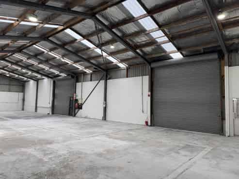 Glendene Warehouse with Showroom for Lease