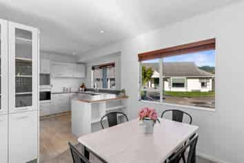 18 Millwood Place, SILVERSTREAM