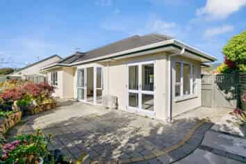18 Millwood Place, SILVERSTREAM