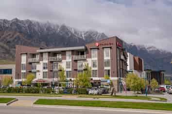 205 & 206/24 Hawthorne Drive, Frankton