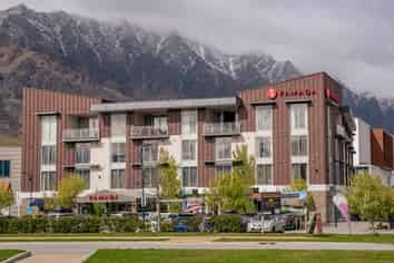 205 & 206/24 Hawthorne Drive, Frankton