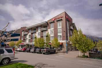 205 & 206/24 Hawthorne Drive, Frankton