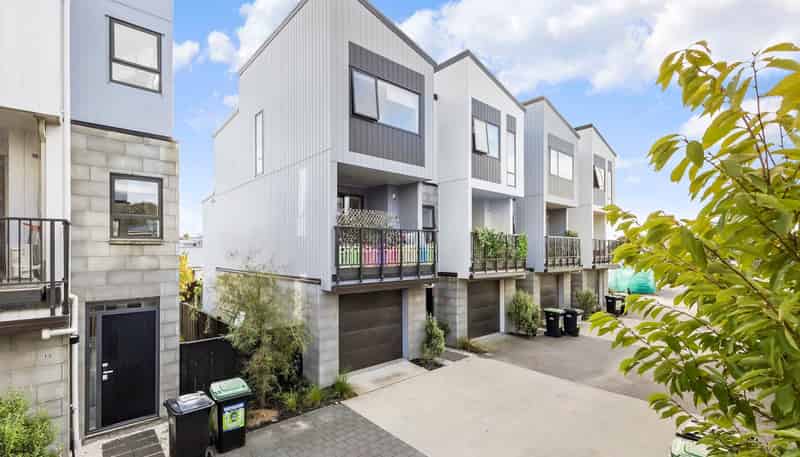 11 Houkura Way, Sandringham