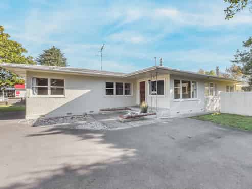 8 Clifford Road, Wakefield