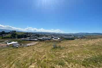 8 Carnea Heights, Mosgiel