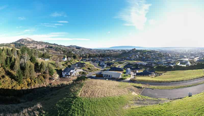 8 Carnea Heights, Mosgiel