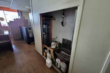 Retail/office on Rosebank Road