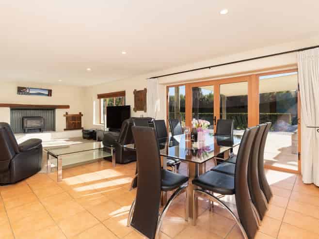 98 Lansdowne Road, Richmond