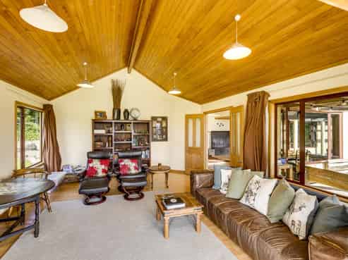 42 Raymond Road, Haumoana