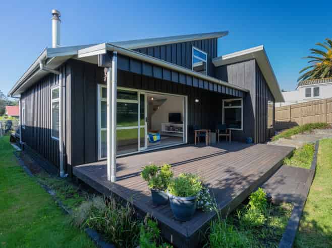 6 Kent Avenue, WAITARERE BEACH