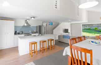 6 Kent Avenue, WAITARERE BEACH