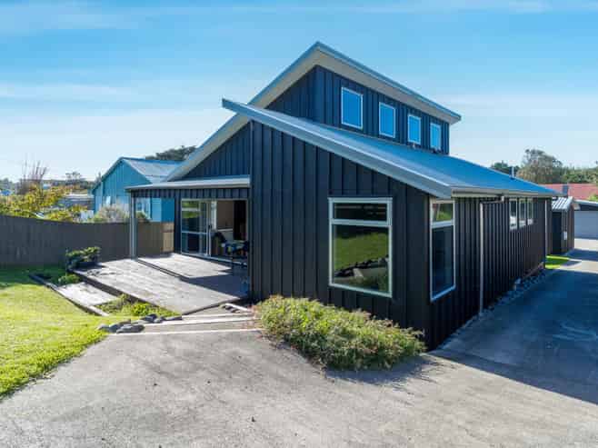 6 Kent Avenue, WAITARERE BEACH