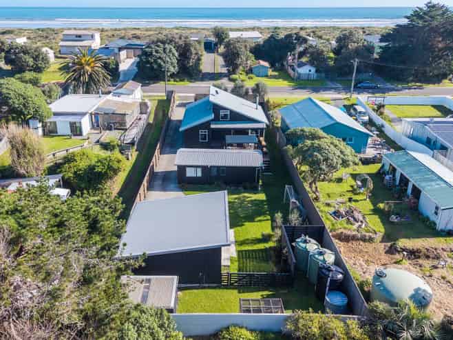 6 Kent Avenue, WAITARERE BEACH