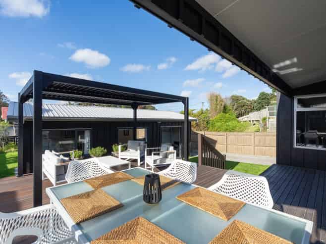 6 Kent Avenue, WAITARERE BEACH