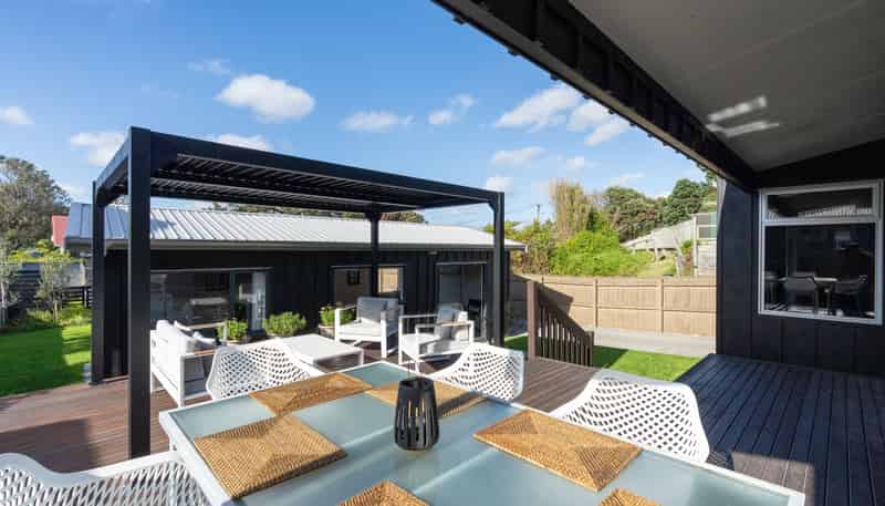 6 Kent Avenue, WAITARERE BEACH