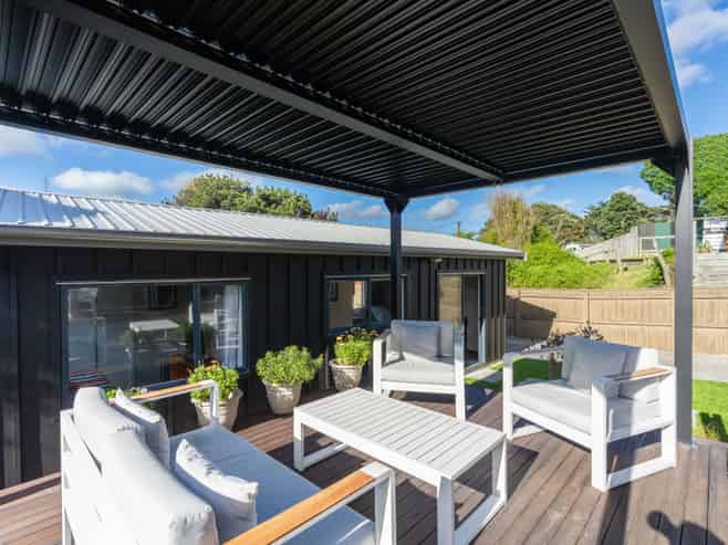6 Kent Avenue, WAITARERE BEACH