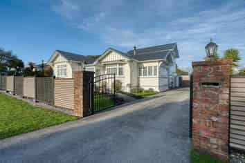 2 Dalton Street, Hokitika