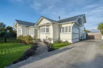 2 Dalton Street, Hokitika