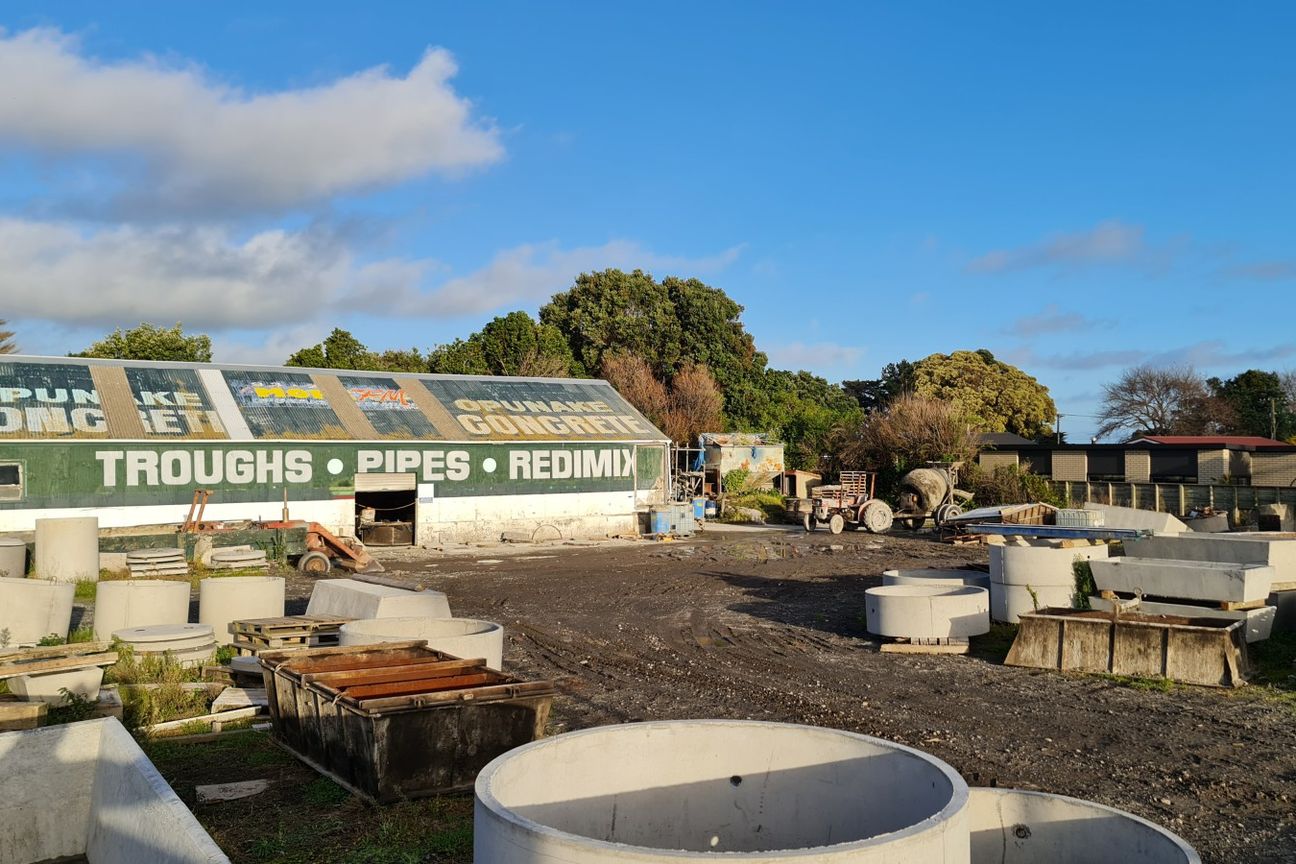 Business and Property Combined! - Vista 3