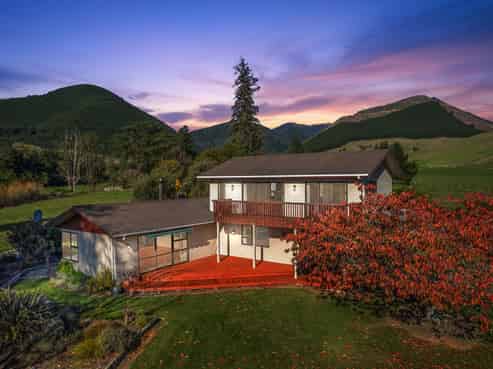 68 Hiwipango Road, Wakefield