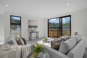 2/215 Stokes Valley Road, Stokes Valley
