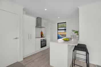 2/215 Stokes Valley Road, Stokes Valley