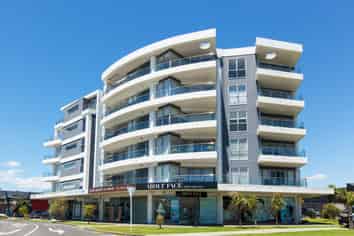 High-Profile Corner Retail/Office Te Atatu South