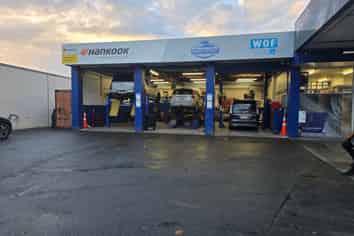 3 Bay Workshop in Prime Location 