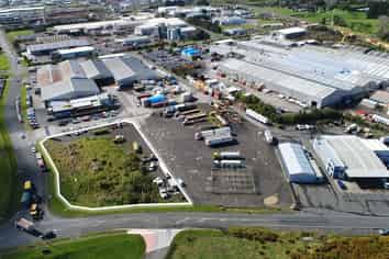 Prime corner yard at entrance to Bell Block