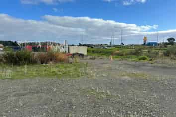 Prime corner yard at entrance to Bell Block