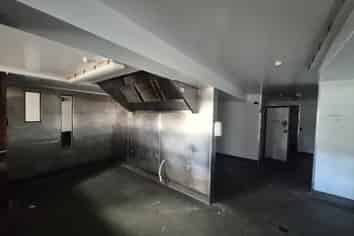 AFFORDABLE NEWMARKET WAREHOUSE/RETAIL
