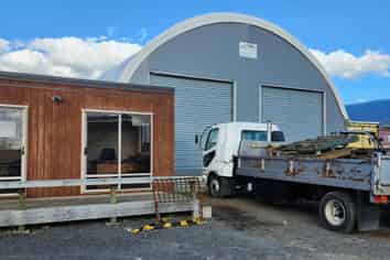 Workshop and Yard for Lease – Strategic Location