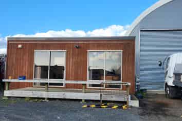 Workshop and Yard for Lease – Strategic Location