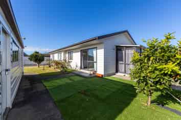 12A Clark Avenue, Pirimai