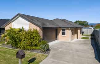 13 Eastbank Drive, Katikati