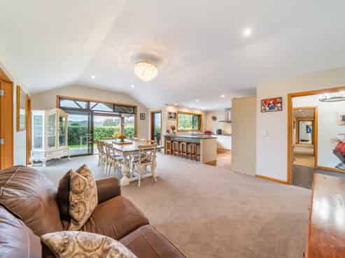 61A Colletts Road, Mangaroa