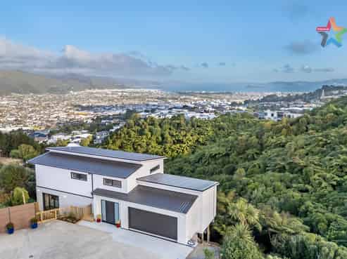 13a Winifred Way, Belmont