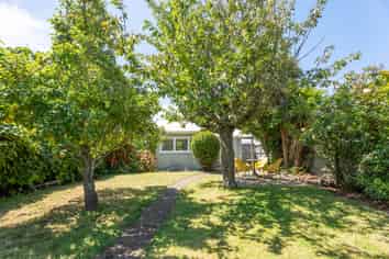 36 Dickens Street, Addington