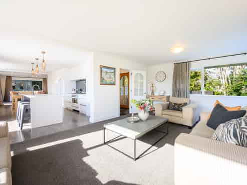 281 Fitzherbert Avenue, West End