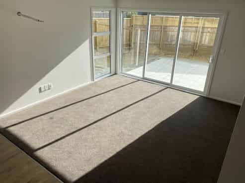 b/162 Navigation Drive, Whitby