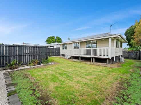 10B Cramond Drive, Mangere East