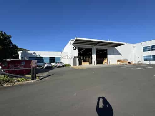 1,283sqm Immaculate Industrial with Yard & Parking