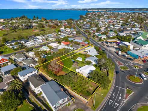 929 Whangaparaoa Road, Manly
