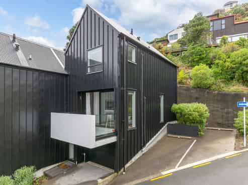 9 Erica Pabst Way, Island Bay