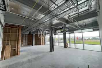 A-Grade Medical Centre: Customizable Space