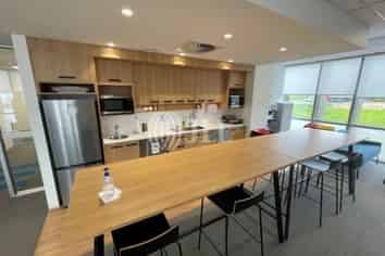 A-Grade Medical Centre: Customizable Space