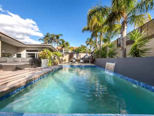8 Intrepid Crescent, Beachlands