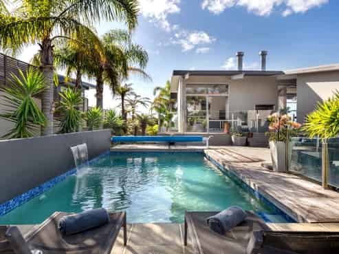 8 Intrepid Crescent, Beachlands