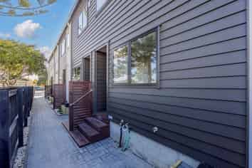 1-7/21 Peachgrove Road, Te Atatu Peninsula